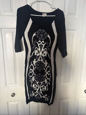 Signature by Sangria Black and Cream Printed Midi Sheath Dress